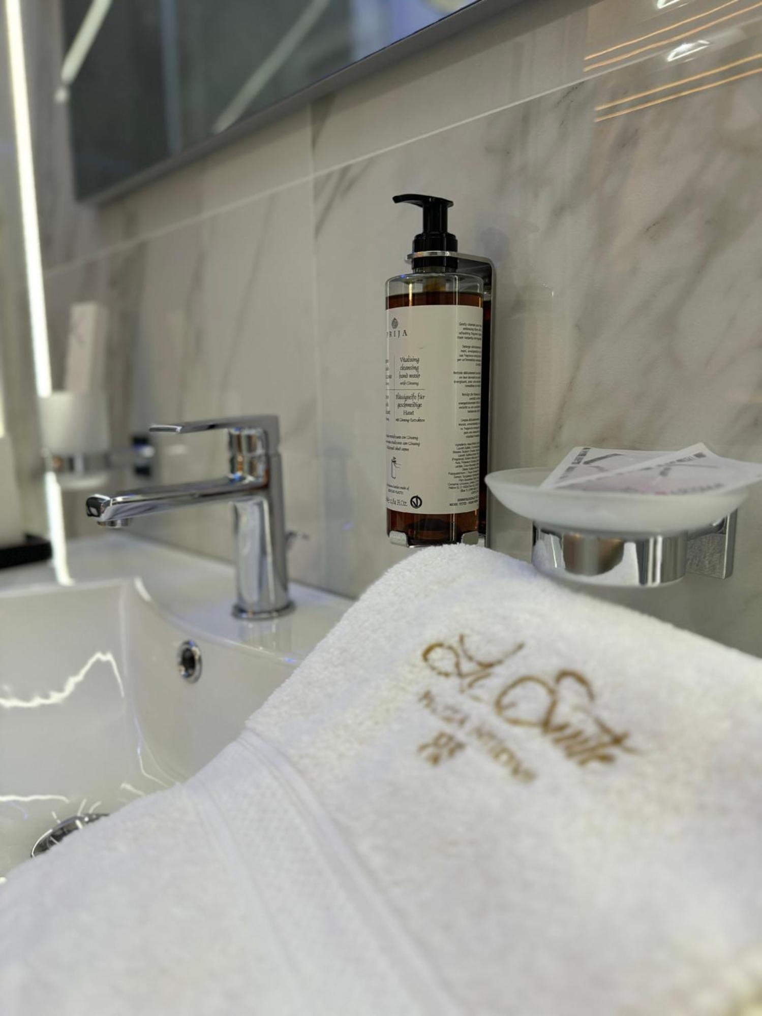 Le Suite Piazza Nuova 포자 외부 사진